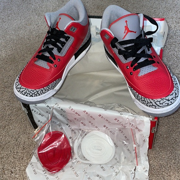 Air Jordans 3 Retro Fire Red Cement Grey - Picture 2 of 6